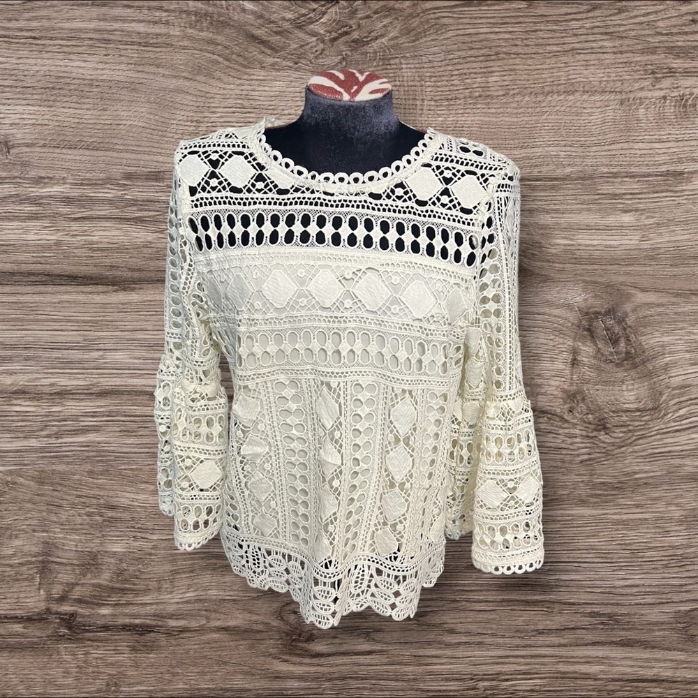 Ellison Ivory Lace Bell Sleeve Boho Top Blouse Size Medium